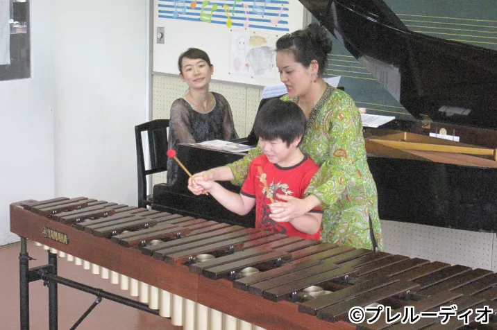 学校での楽器体験とミニコンサート
